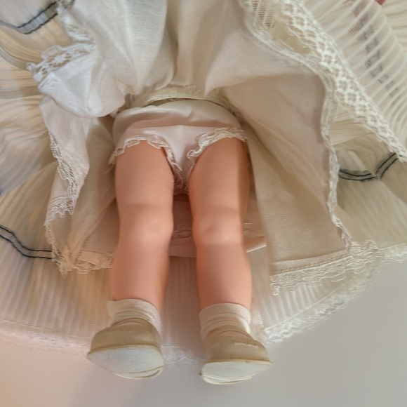 Vintage Dutch Doll from early 1970’s - Picture 7 of 9